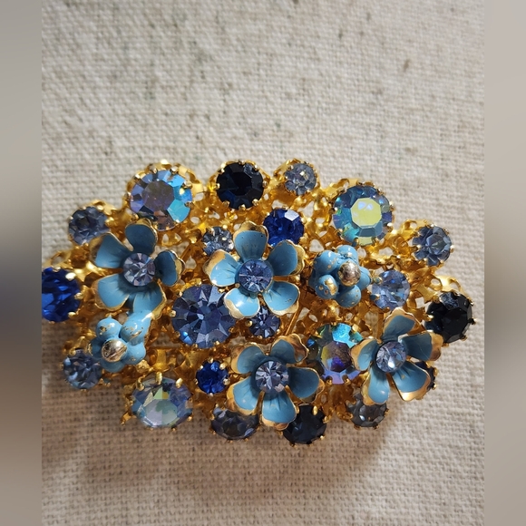 Vintage Austrian Crystal Blue Floral Brooch - Picture 4 of 8